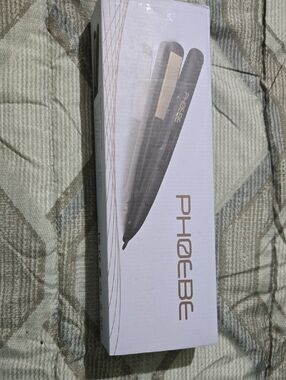 PHOEBE Black Hair Straightener - Black and Gold
